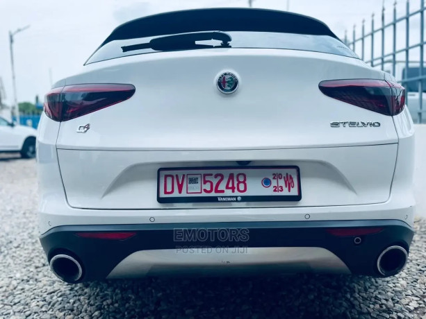 alfa-romeo-stelvio-20-awd-2020-white-big-4