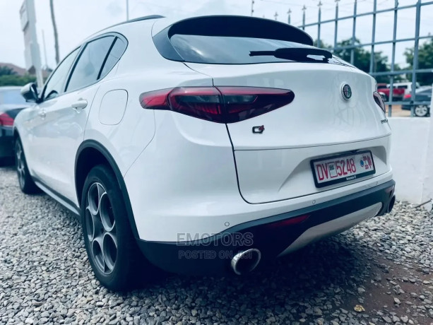 alfa-romeo-stelvio-20-awd-2020-white-big-2