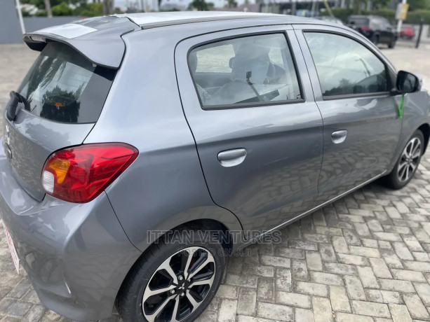 new-mitsubishi-mirage-2022-gray-big-3