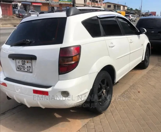 pontiac-vibe-2007-white-big-1