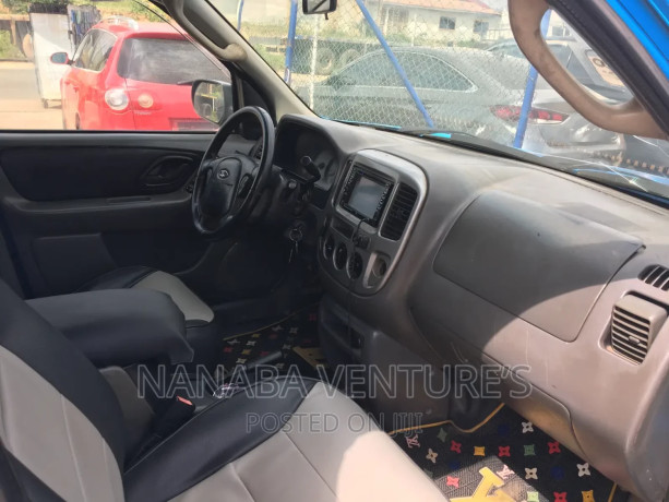 ford-escape-xls-2005-blue-big-2