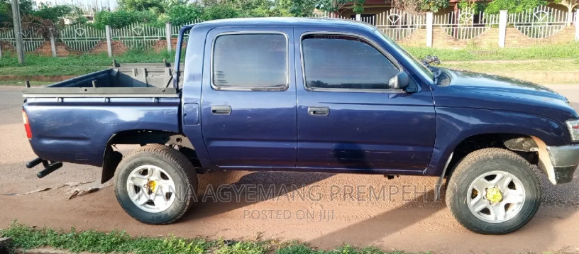 toyota-hilux-2002-blue-big-3