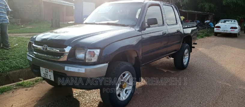 toyota-hilux-2002-blue-big-0