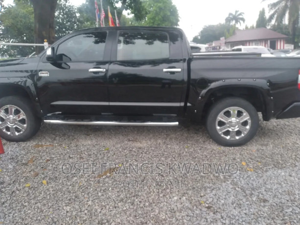 toyota-tundra-2020-black-big-1