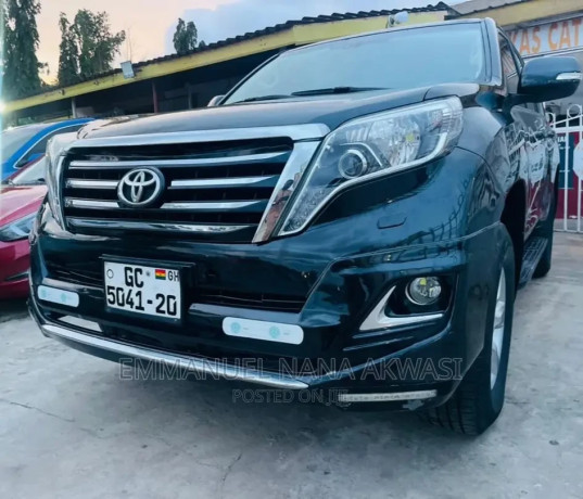 toyota-land-cruiser-prado-2018-black-big-0