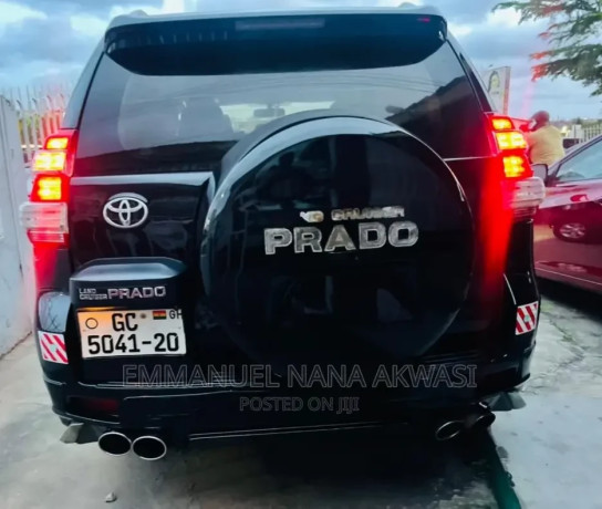 toyota-land-cruiser-prado-2018-black-big-1