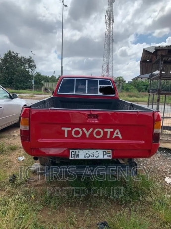 toyota-hilux-1994-red-big-2