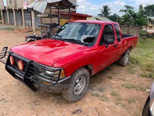 toyota-hilux-1994-red-big-1