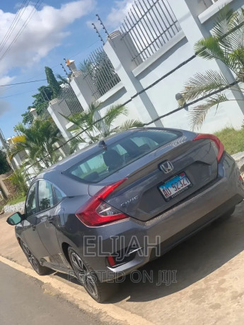 honda-civic-2016-gray-big-1