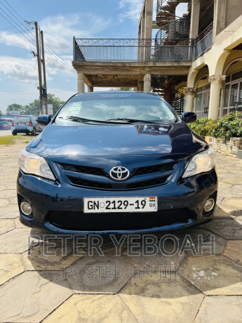 toyota-corolla-2013-blue-big-0