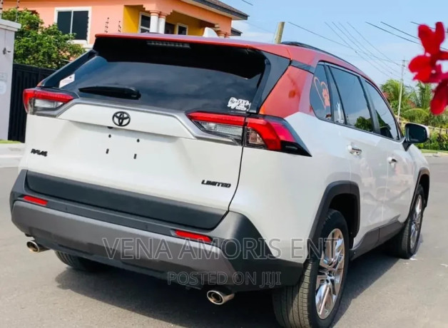 toyota-rav4-limited-awd-2020-white-big-4