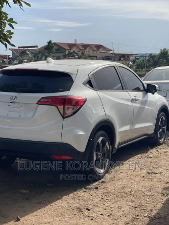 honda-hr-v-sport-fwd-2019-white-big-1