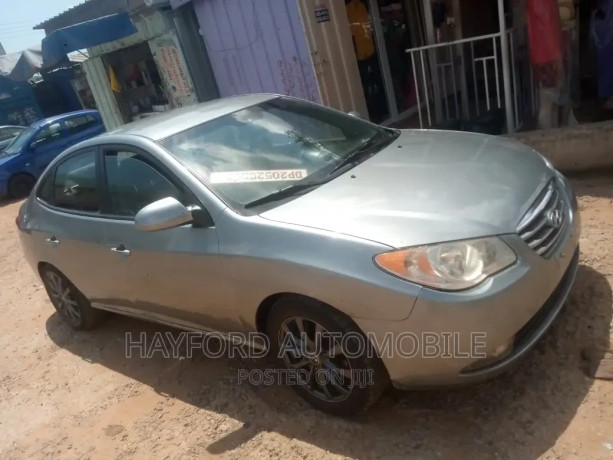 hyundai-elantra-se-2010-gray-big-3