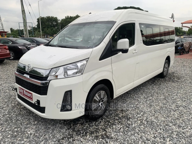 new-toyota-hiace-2021-white-big-1