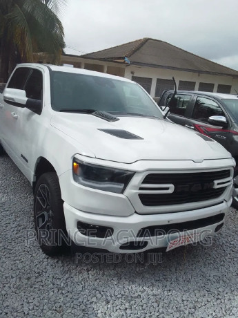 dodge-ram-2021-white-big-4