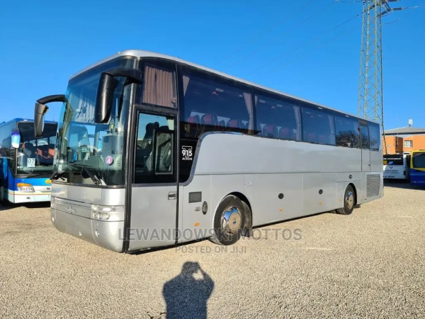 yutong-vip-bus-2013-silver-big-0