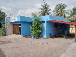 *10 Bedroom Guest House at Dome for Sale