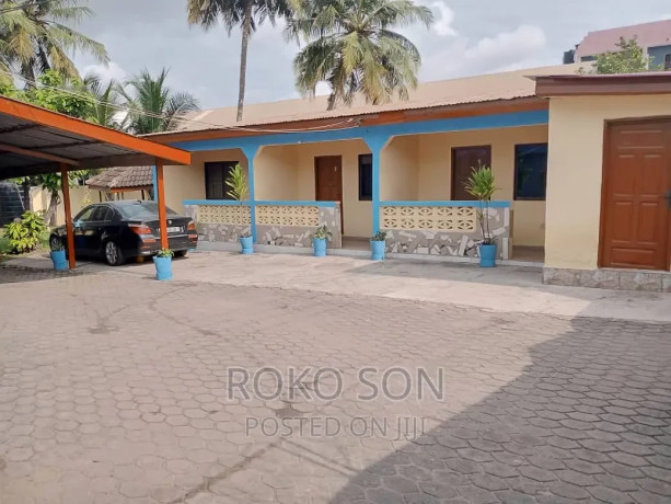 10-bedroom-guest-house-at-dome-for-sale-big-1