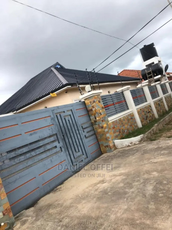 3bdrm-house-in-tuba-area-accra-metropolitan-for-sale-big-0