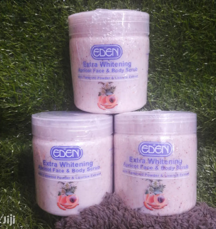 eden-extra-whitening-apricot-face-and-body-scrub-big-0