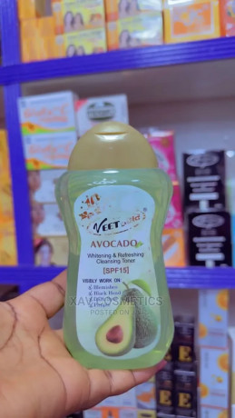 veetgold-avocado-whitening-and-refreshing-cleansing-toner-big-0