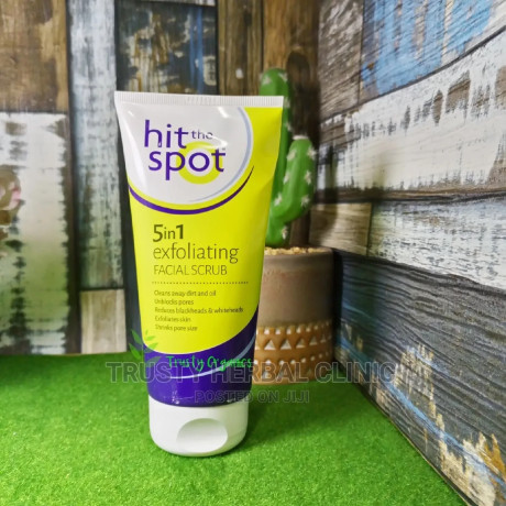 hit-the-spot-5-in-1-exfoliating-facial-scrubacne-spots-big-1