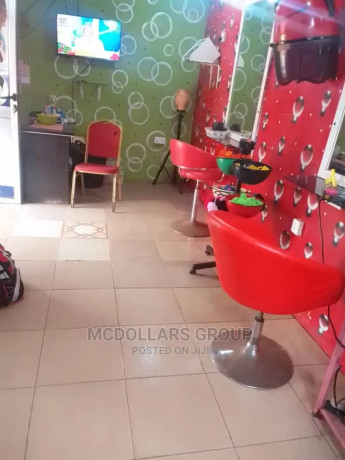 saloon-shop-for-rent-lapaz-tabora-550-a-month-big-3