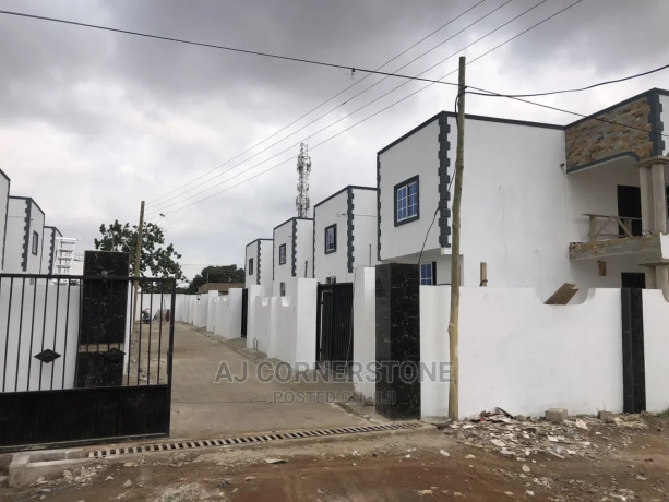 4bdrm-house-in-accra-metropolitan-for-sale-big-0