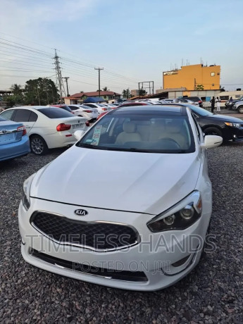 kia-cadenza-2016-white-big-0