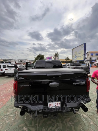 ford-f-150-raptor-2017-black-big-3