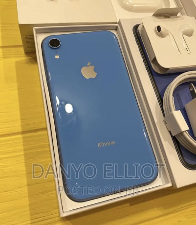 new-apple-iphone-xr-128-gb-blue-big-2