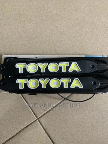 toyota-light-big-0