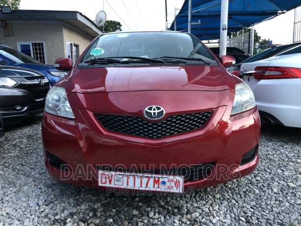 toyota-yaris-2012-red-big-0