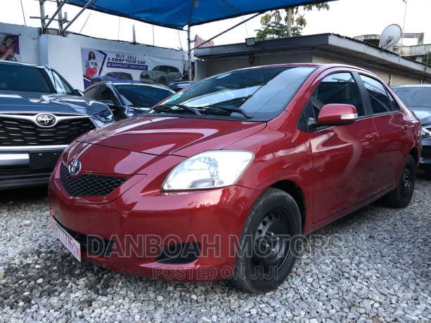 toyota-yaris-2012-red-big-1