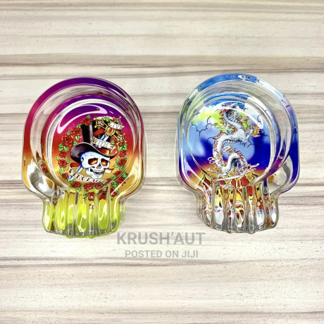 crystal-skull-ashtray-big-0