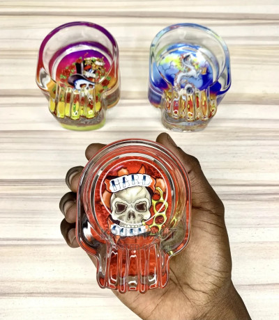 crystal-skull-ashtray-big-1