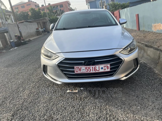 hyundai-elantra-2017-silver-big-0