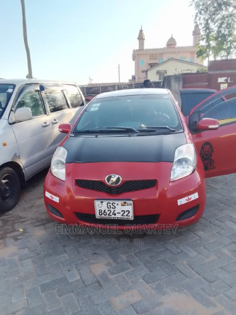 toyota-vitz-13-awd-3dr-2009-red-big-4