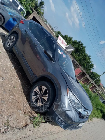 honda-cr-v-2017-gray-big-1