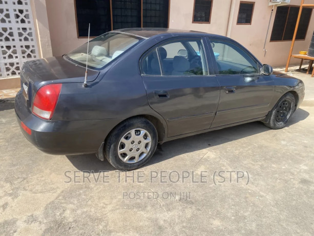 hyundai-elantra-2005-gray-big-1