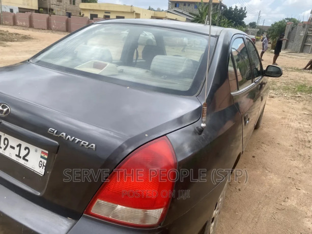 hyundai-elantra-2005-gray-big-3