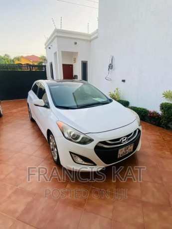 hyundai-elantra-gt-2013-white-big-3