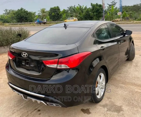 hyundai-elantra-gls-2012-black-big-2