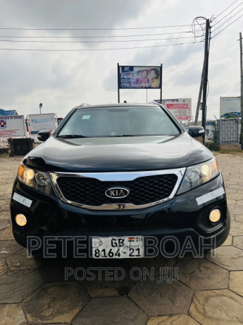 kia-sorento-2013-black-big-0