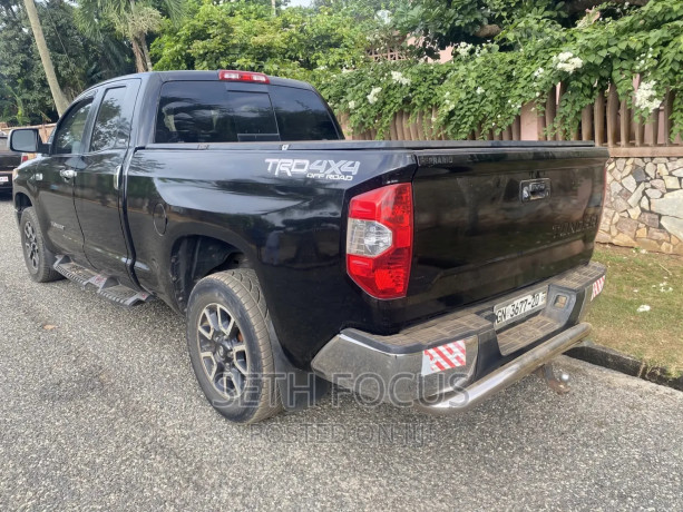 toyota-tundra-2014-black-big-3