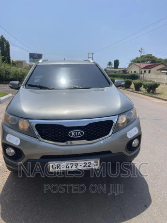 kia-sorento-2014-gray-big-0