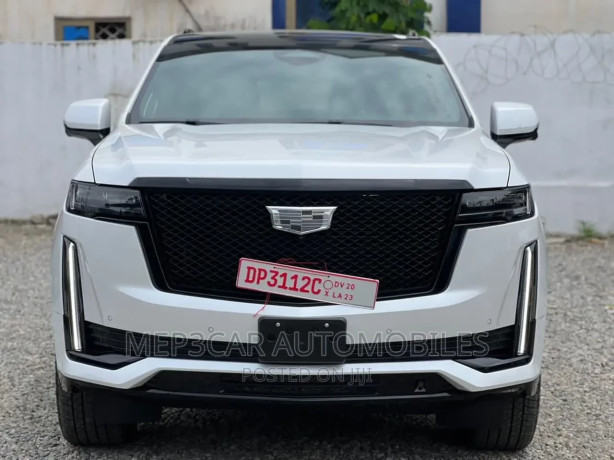 cadillac-escalade-2023-white-big-1