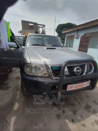 nissan-patrol-2012-gray-big-0