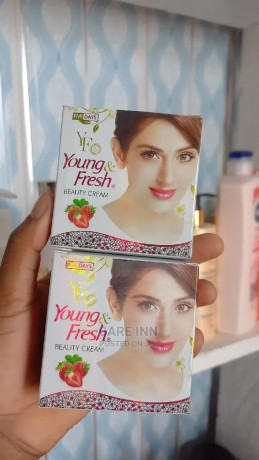 young-and-fresh-beauty-face-cream-big-0