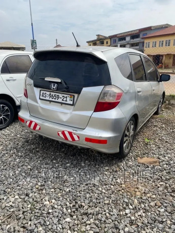 honda-fit-automatic-2012-silver-big-4